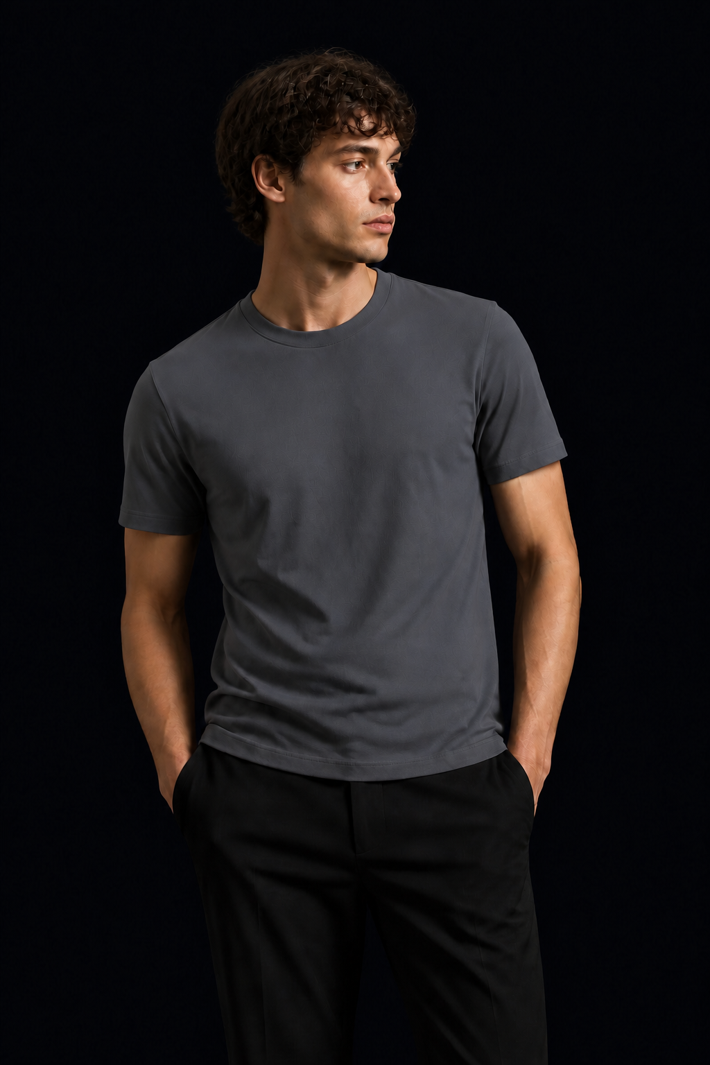 Editorial T-Shirt Pima Cinza Chumbo com cor mais viva